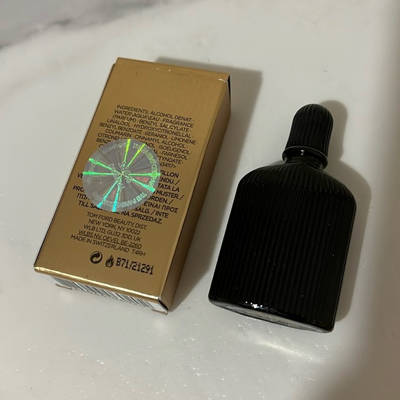 Tom Ford Black Orchid EauDeParfum Mini 4 ML Bottle - Picture 5 of 7